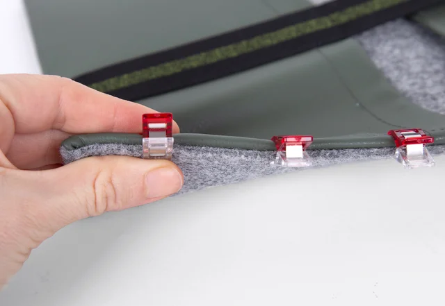 Kunstleder zwischen Filzhülle klappen Kunstleder zwischen Filzhülle klappen