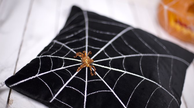 Kissen Spinnennetz Halloween
